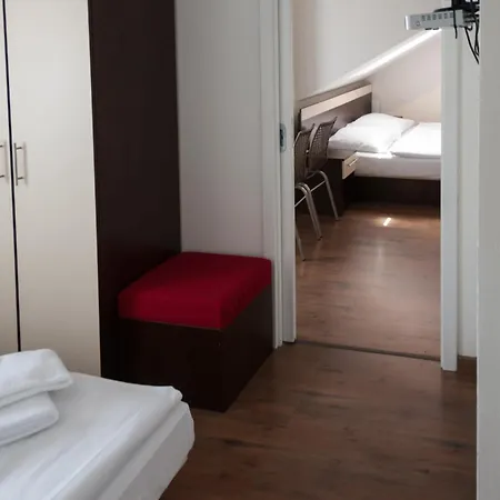 Vysta Hotell 3*