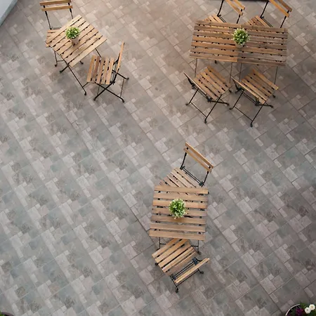 Vysta Hotel
